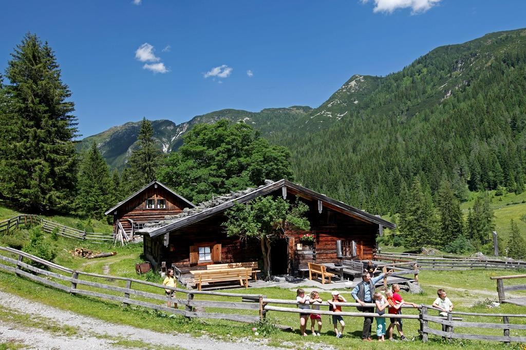 Apartament Basti *